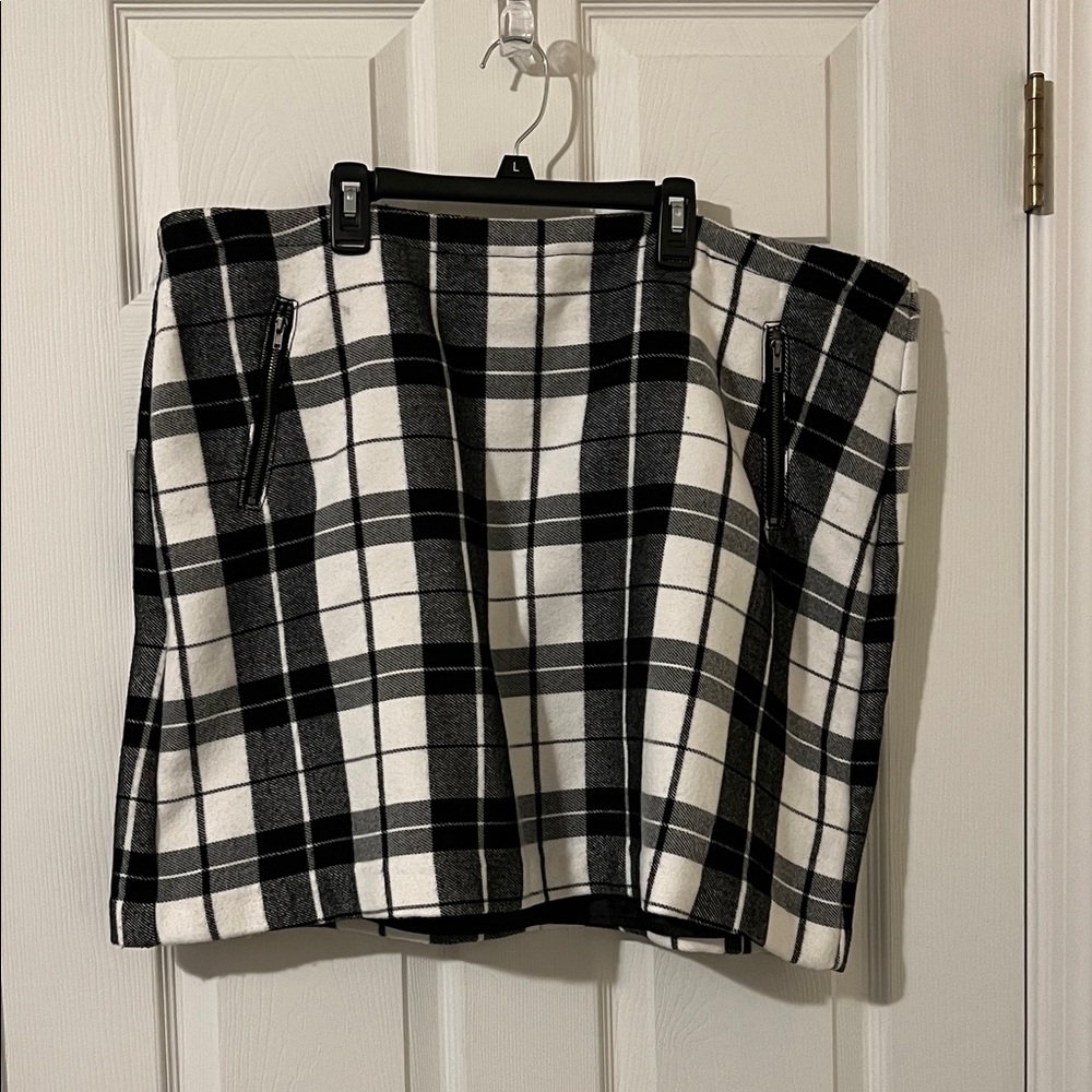 STYLUS Black and White Checkered Flannel Mini Skirt